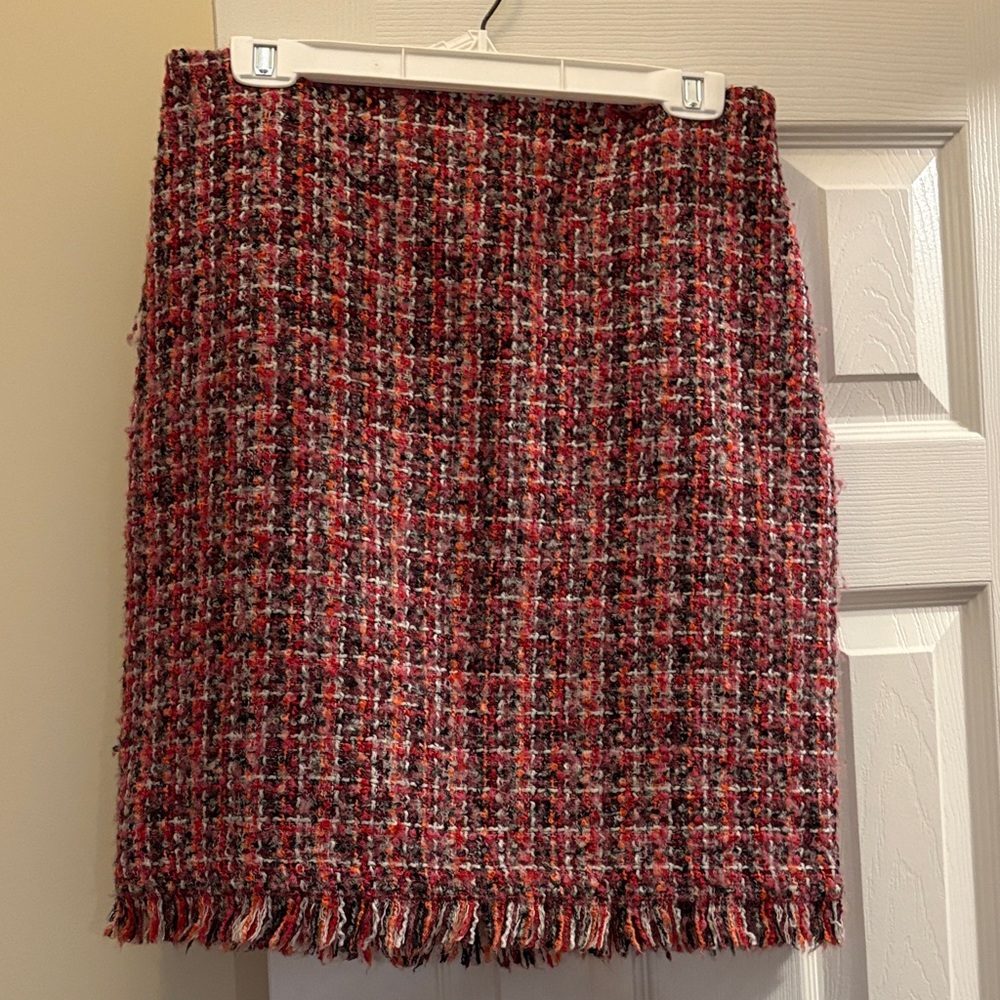 8/$20 Talbots skirt Red and Black Tweed Pencil Skirt EUC size 6 Fringe